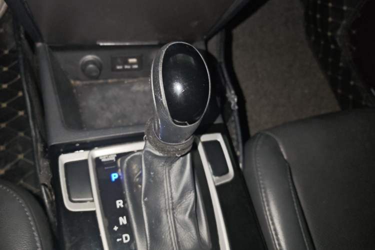 Used Hyundai Mistra 2016 1.8L Automatic Smart GLS Gear Lever