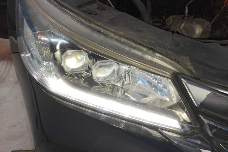 Used Honda Accord 2015 2.4L EX Luxury Edition Right Front Headlight