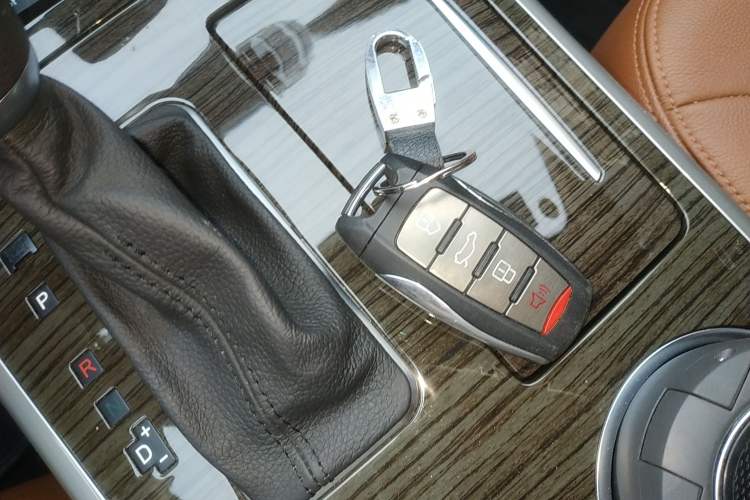 Used Haval H8 2015 2.0T Two-Wheel-Drive Luxury Version