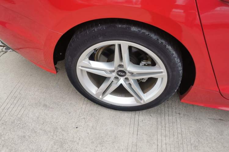 Used Audi A5 2021 Sportback 40 TFSI Fashionable and Dynamic Model Right Rear Wheel Hub