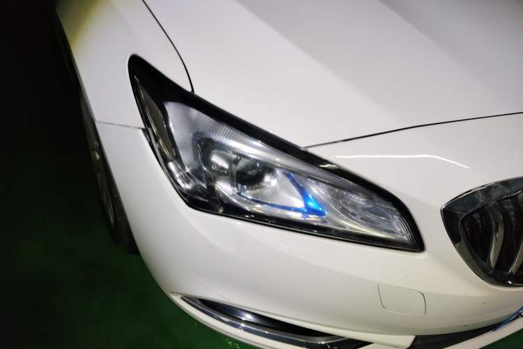 Used Buick Verano 2015 Sedan 15S Automatic Leading Model Right Front Headlight