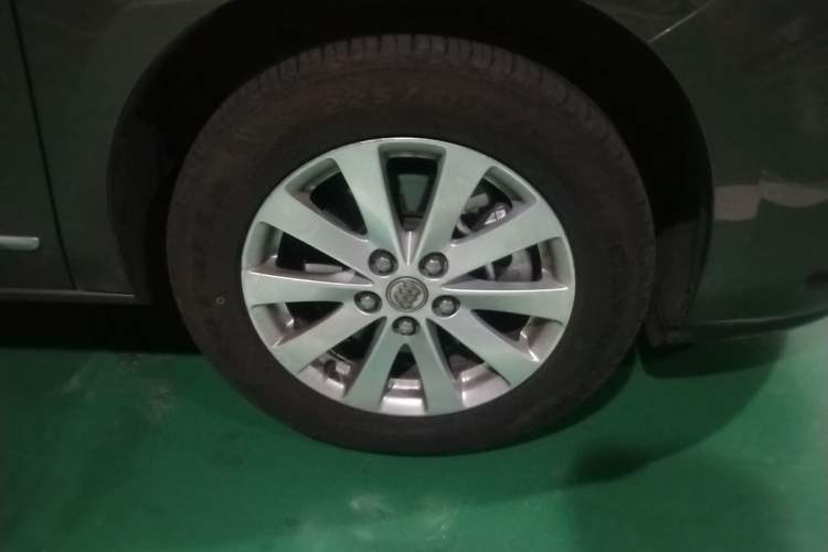 Used Buick GL8 2017 25S Luxury Version China V Standard Right Front Wheel Hub