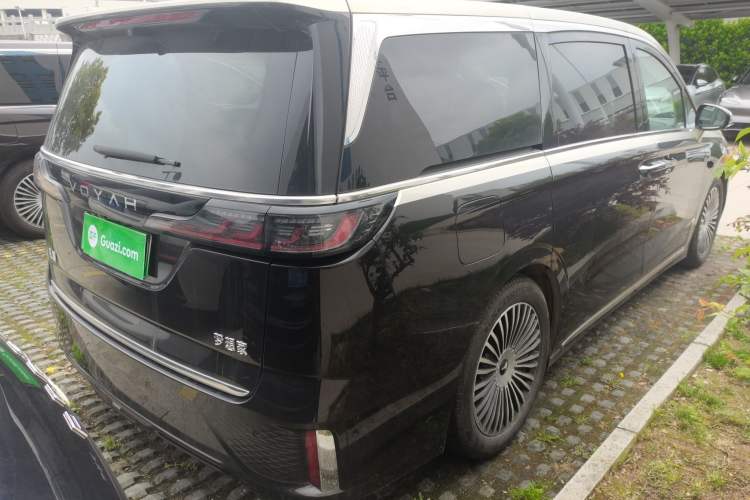 Used VOYAH Dream 2025 PHEV Four-Wheel-Drive Flagship Version – Qiankun Edition
