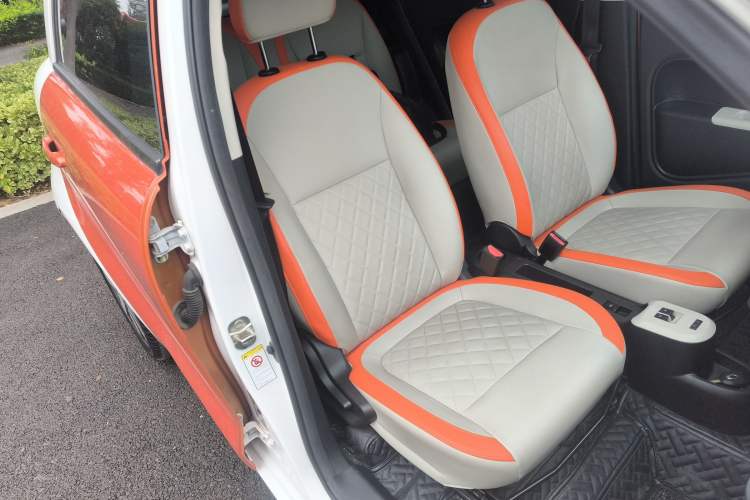 Used ORA Black Cat 2019 351 km Goddess Edition Right Front Seat