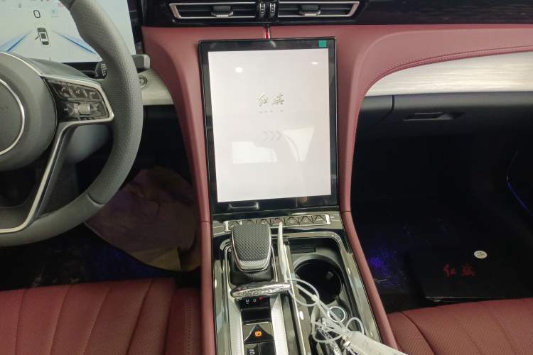 Used Hongqi H5 2025 2.0T Automatic Flag Edition – 500 000 Units Commemorative Version