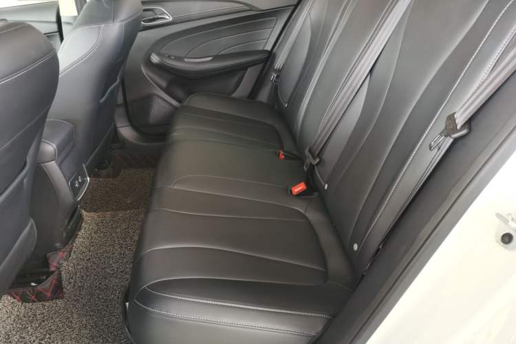 Used Roewe i5 2019 1.5L Automatic 4G Connected Langhao Edition Left Rear Seat