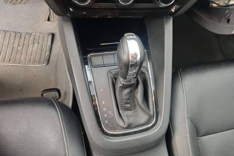 Used Volkswagen Sagitar 2015 230TSI Automatic Comfort Version