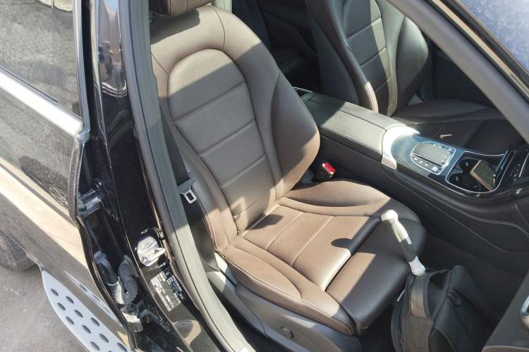 Used Mercedes-Benz GLC 2021 GLC 260 L 4MATIC Dynamic Edition Right Front Seat