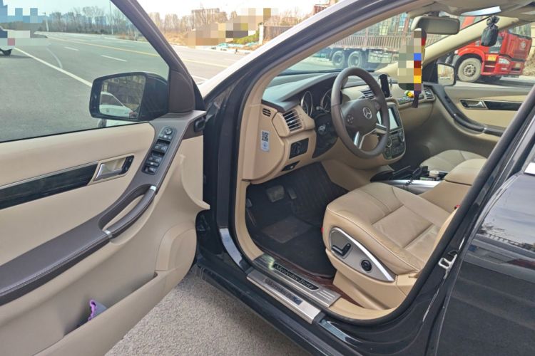 Used Mercedes-Benz R-Class 2014 R 320 4MATIC Luxury Model