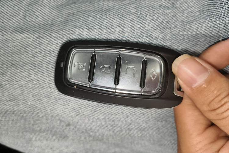 Used Geely Auto Monjaro S 2021 2.0TD Automatic Two-Wheel Drive Lightning Edition Vehicle Key