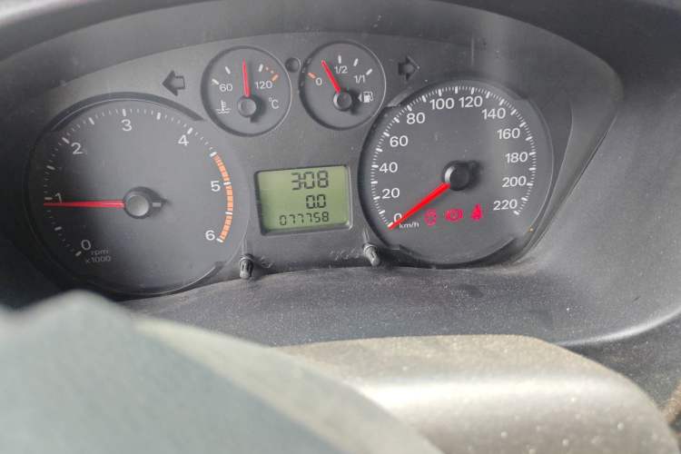 Used Ford Transit Custom 2016 2.2T Short-Wheelbase 6-Seater Mid-Roof Multi-Purpose Vehicle
