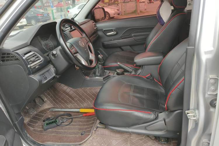 Used Great Wall Wingle 5 2017 2.0T European Version Diesel Two-Wheel Drive Elite Plus Big Double-Cab GW4D20D Left Front Seat