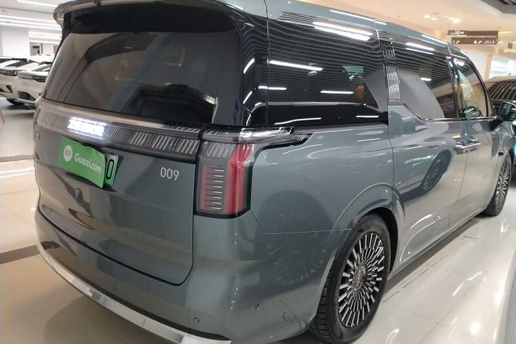 Used Zeekr 009 2024 Six-Seat Executive Version 4WD 108 kWh
