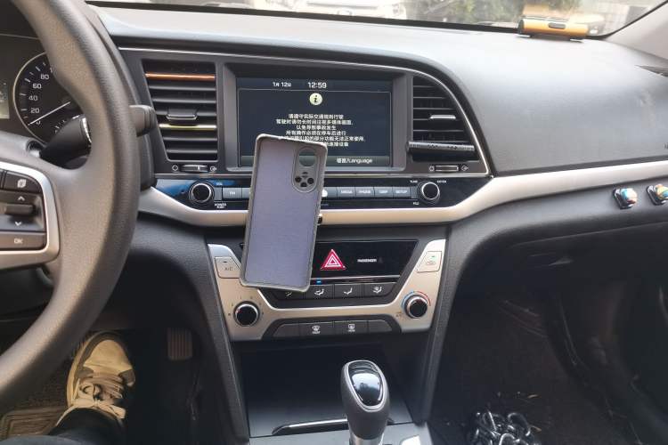 Used Hyundai Elantra (6th Generation / Lingdong) 2016 1.6L Automatic ZhiXuan – Elite Version Audio And AC Panel