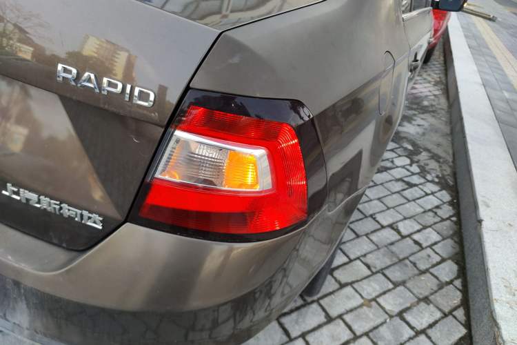 Used Skoda Rapid 2018 1.6L Automatic Comfort Edition