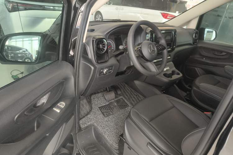 Used Mercedes-Benz Vito 2025 2.0T Elite 7-Seater
