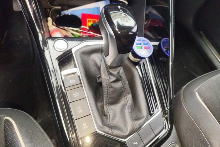 Used Volkswagen Tayron 2020 330TSI Two-Wheel Drive Luxury Connected Pro Edition Gear Lever