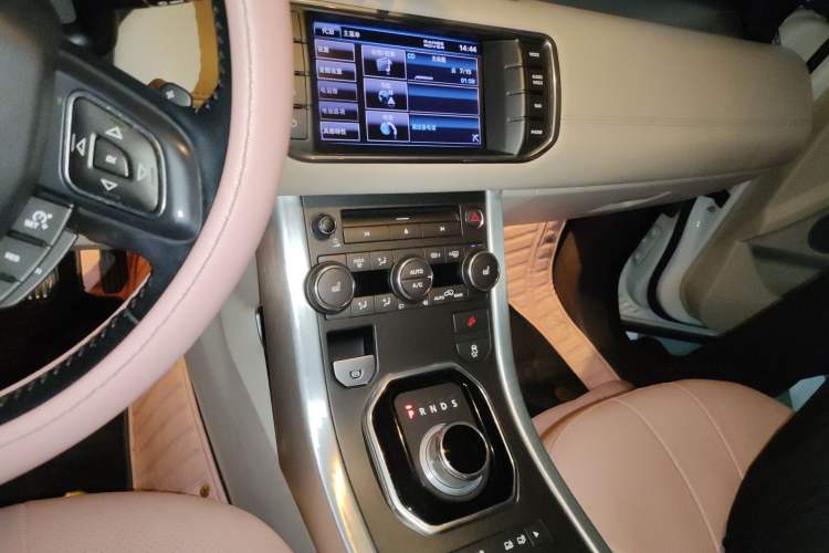 Used Land Rover Range Evoque 2012 2.0T 5-Door Ignite Edition Audio And AC Panel