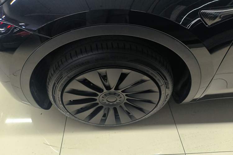 Used Tesla Model Y 2021 Long-Range All-Wheel-Drive Version 3D7
