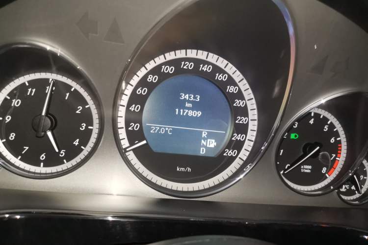 Used Mercedes-Benz E-Class 2010 E 300 L Fashion Model
