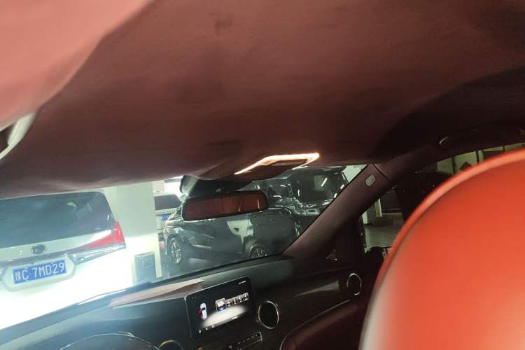 Used Mercedes-Benz V-Class 2018 V250 2.0T Extended Version 5.37 meters Middle East Edition