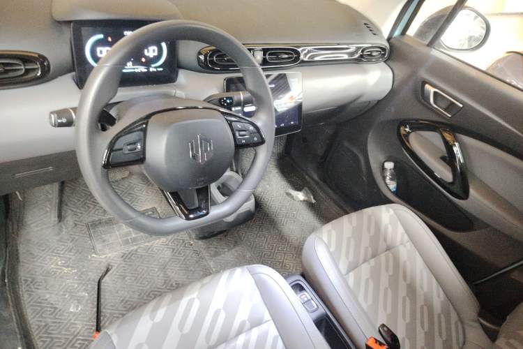 Used Leapmotor T03 2025 403 Comfort Edition Center Console