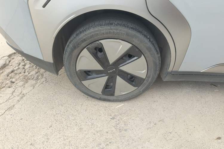 Used AION Y 2023 Plus 510 Enjoy Edition Right Rear Wheel Hub