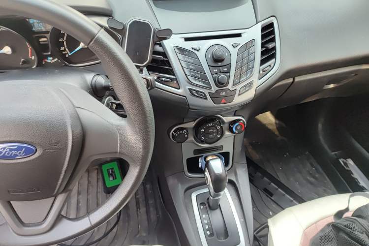 Used Ford Fiesta 2013 Hatchback 1.5L Automatic Fashion Edition
