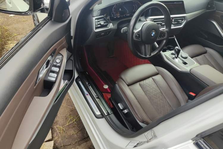 Used BMW 3 Series 2022 Revised 325i M Sport Night Edition Package Driver Seat