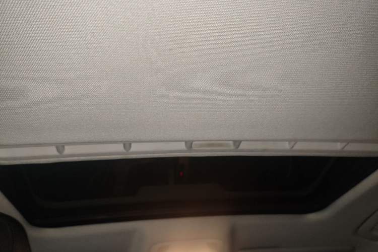 Used Audi A4L 2012 2.0 TFSI automatic Comfort trim level Headliner