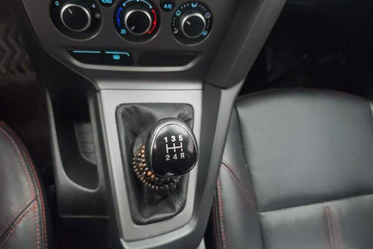 Used Ford Focus 2015 Hatchback 1.6L Manual Fashion Edition