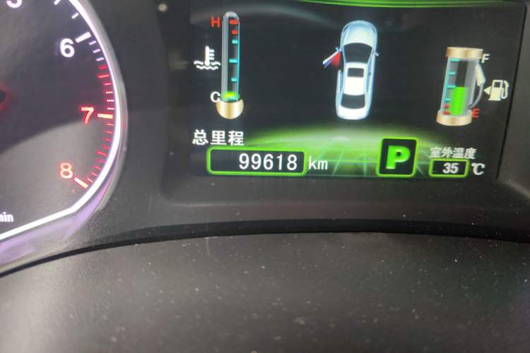 Used BYD Surui 2014 1.5TID Automatic Luxury Model Odometer Close Up