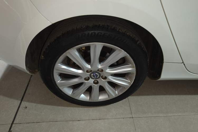 Used Volvo V40 2015 1.6T Zhiyi Edition