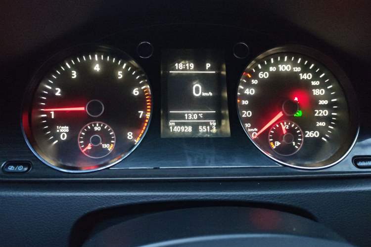 Used Volkswagen Magotan 2013 2.0 TSI Prestige Model Instrument Cluster