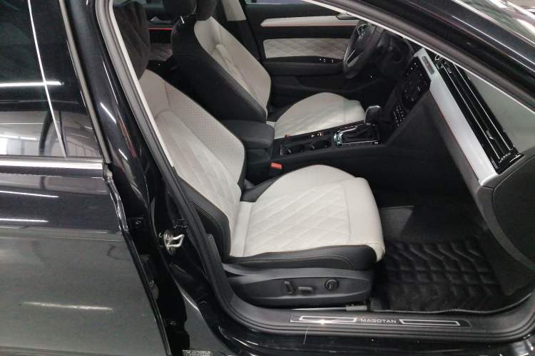 Used Volkswagen Magotan 2023 2 Million Units Commemorative Edition 330TSI DSG Luxury Version