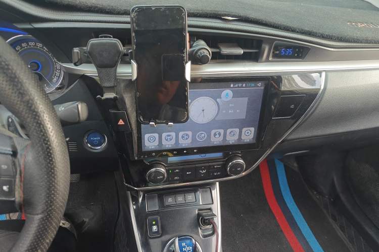 Used Toyota Corolla 2016 Dual-Engine 1.8L E-CVT Leading Edition Audio And AC Panel