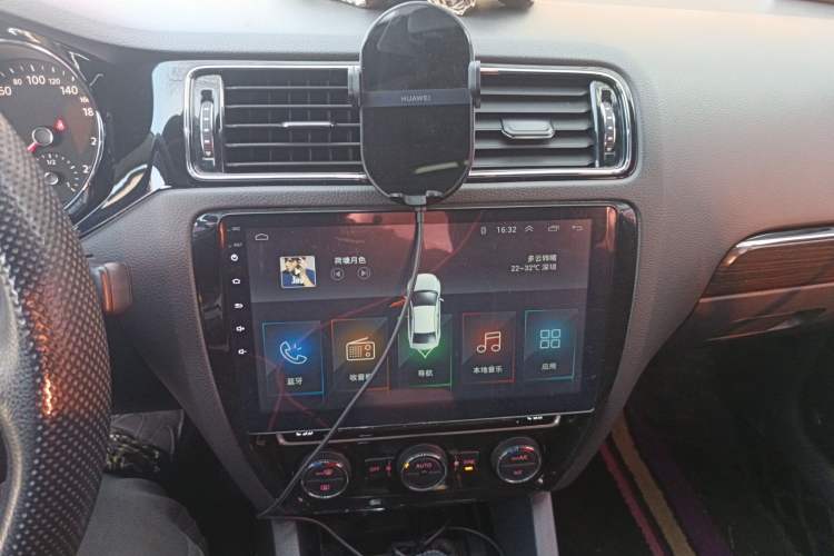 Used Volkswagen Sagitar 2017 230TSI Automatic Luxury Edition
