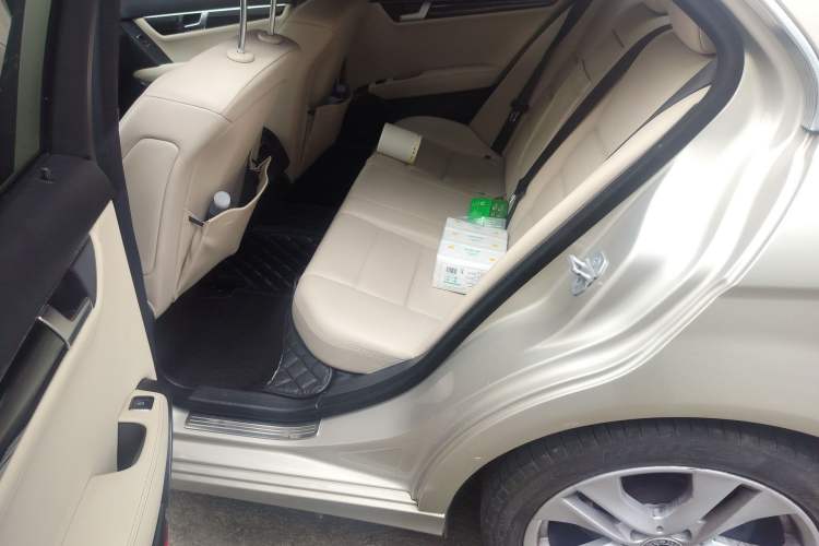 Used Mercedes-Benz C-Class 2011 C 200 CGI Fashion Model
