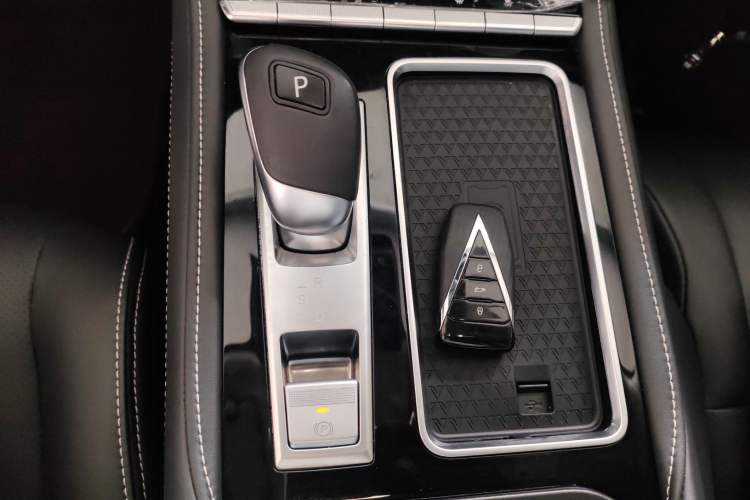 Used Venucia Star 2023 260T Starful Achievement Edition Pro