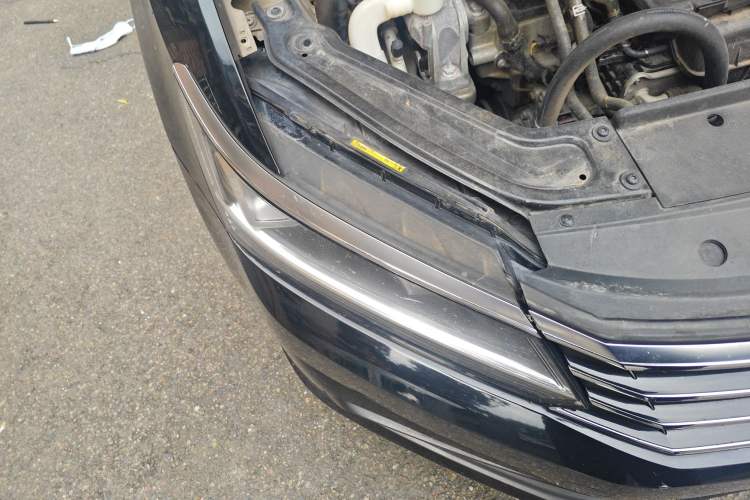 Used Volkswagen Passat 2016 280TSI DSG Prestige Edition Right Front Headlight