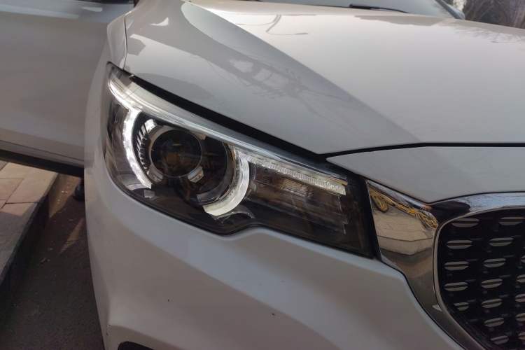 Used MG ZS 2017 1.5L Automatic Elite Edition Right Front Headlight