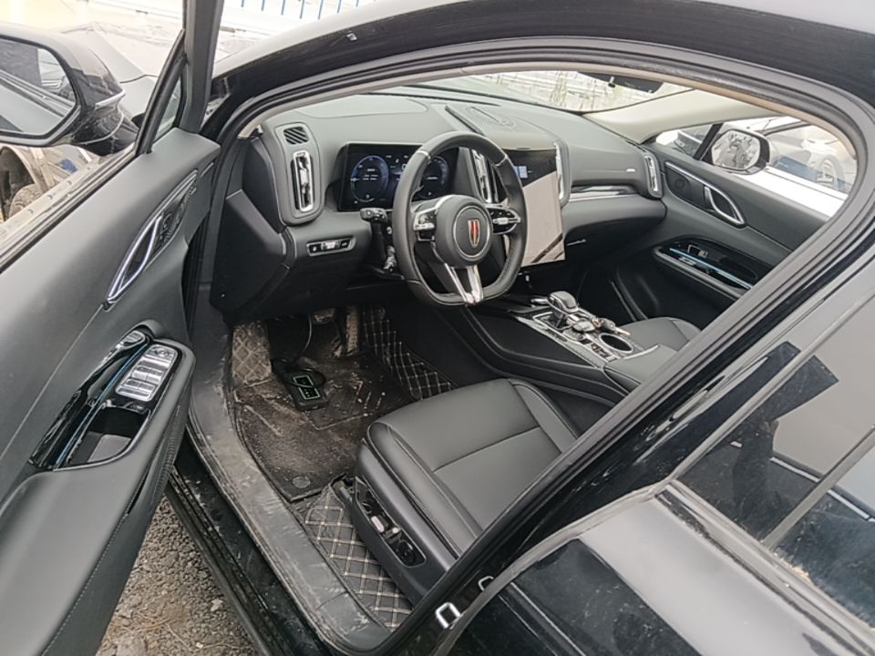Hongqi HS3 PHEV 2025 Model 117km Jingwei Edition — снимка 18