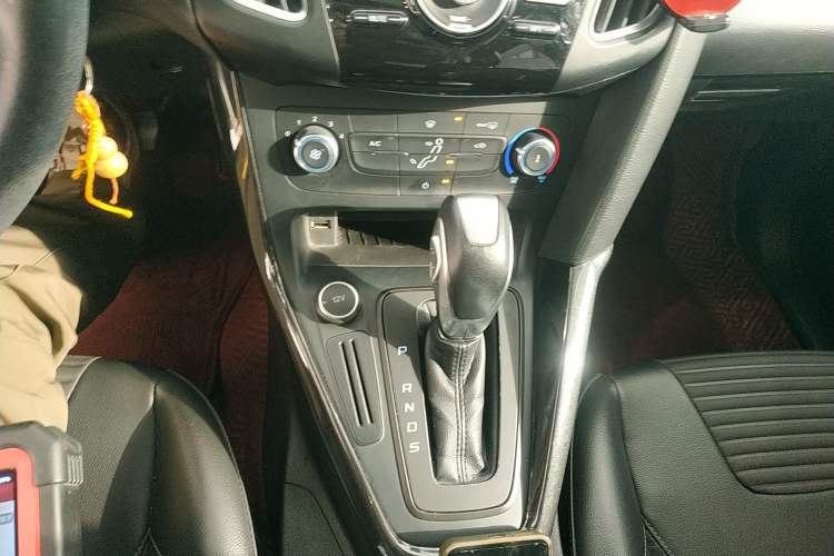 Used Ford Focus 2018 Hatchback Classic 1.6L Automatic Trendy SmartDrive Edition
