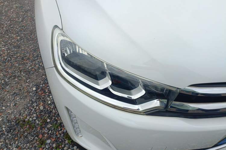 Used Citroen C3-XR 2015 1.6L Automatic Pioneer Model Right Front Headlight