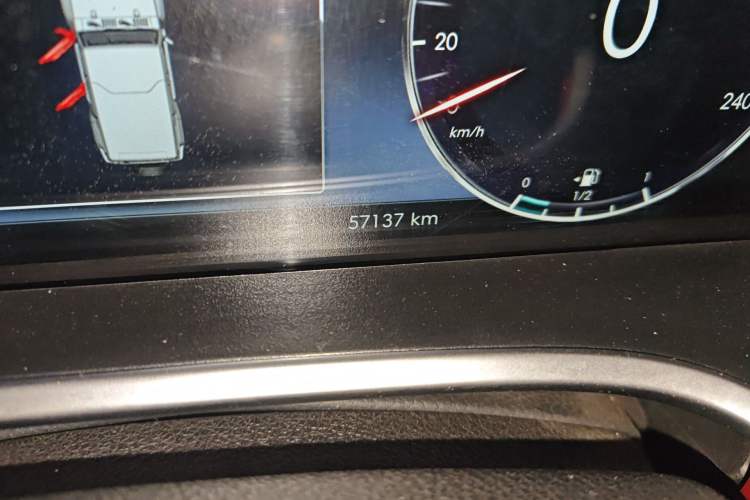 Used BAIC Off-Road BJ40 2019 2.0T Automatic Four-Wheel Drive Urban Hunter Edition Premium Model China V Emission Standard Odometer Close Up