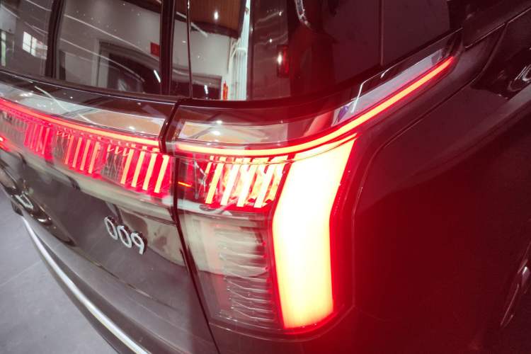 Used Zeekr 009 2022 WE Edition Right Rear Taillight