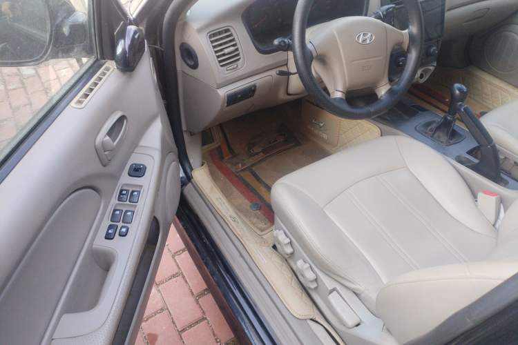 Used Hyundai MoInca 2009 1.8L Manual Comfort Edition GL Driver Seat