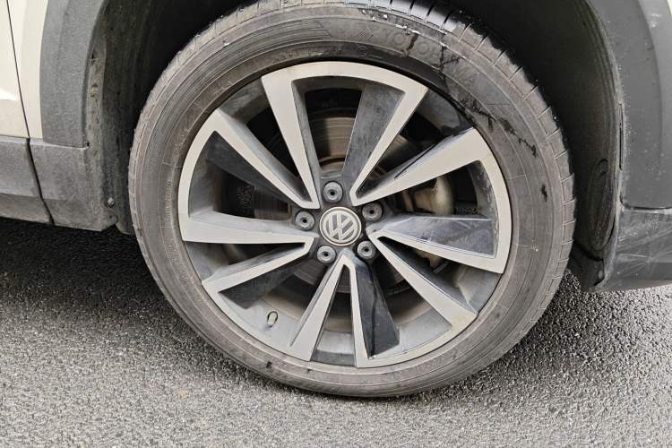 Used Volkswagen Tharu 2020 280TSI Two-Wheel Drive Luxury Edition China VI Standard Right Front Wheel Hub