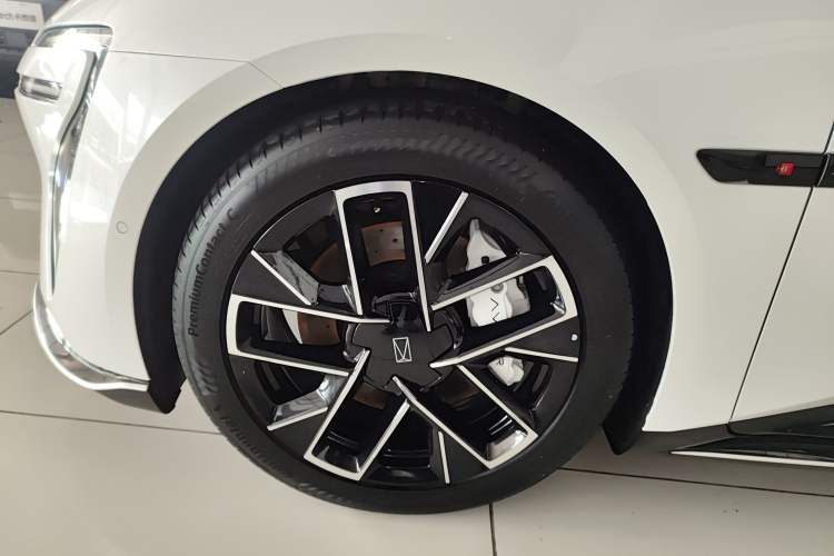 Used Avatr 06 2025 Ultra Pure Electric Edition Exterior 4