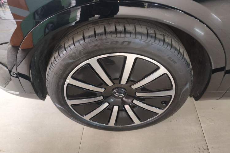 Used Hima AITO M9 2024 Range-Extended Max Edition 52 kWh 5-Seater Version
